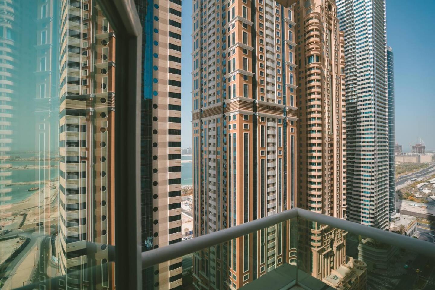 Gorgeous City And Sea Views From A High-Rise Suite Dubai Eksteriør bilde